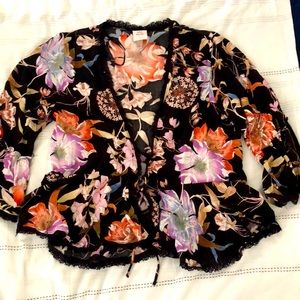 Knox Rose Women's Bell Sleeve Tie Front Jacket Wrap Black Floral